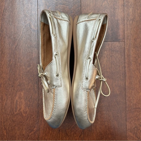 Aldo Women’s Preppy “Sail” Metallic Gold Leather Boat Loafer Slip-Ons, Size 10 - Picture 4 of 14